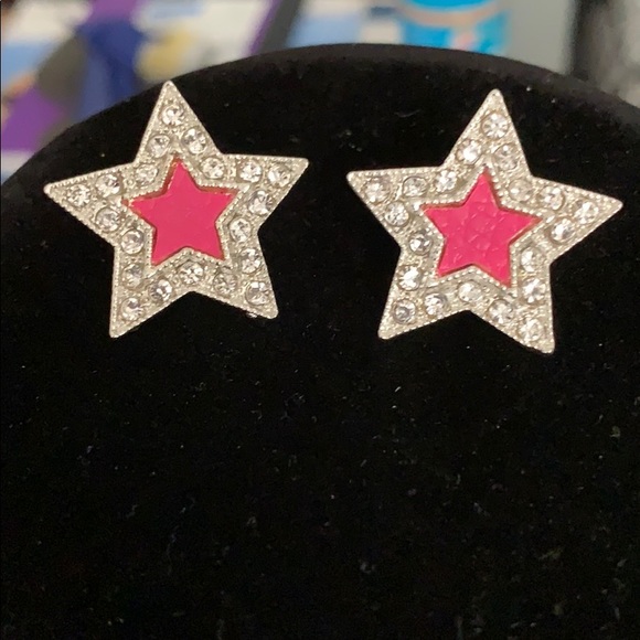 Jewelry - Beautiful five pointed star with pink Center.